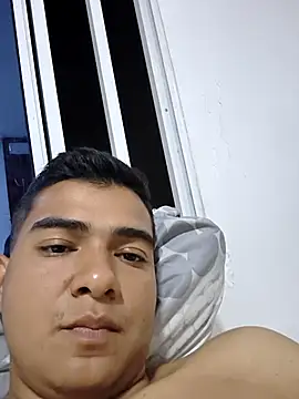 Snapshot of DeivanR_6 chatting on 11-12-25, 04:24 DeivanR 6 online show from 11-12-25, 04:24