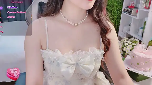 Snapshot of Quynhanh_69 chatting on 05-09-26, 05:12 Quynhanh 69 online show from 05-09-26, 05:12