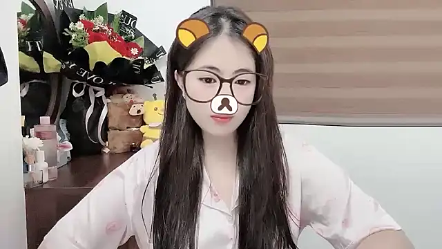 Snapshot of Amelia-babee chatting on 10-22-25, 01:44 Amelia-babee online show from 10-22-25, 01:44