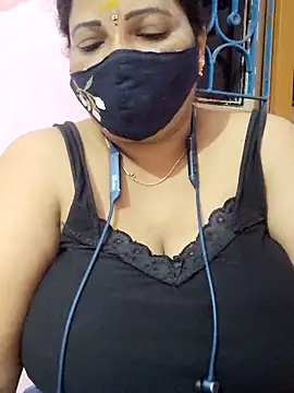 Snapshot of lathikaqueentamil chatting on 09-10-25, 05:35 lathikaqueentamil online show from 09-10-25, 05:35