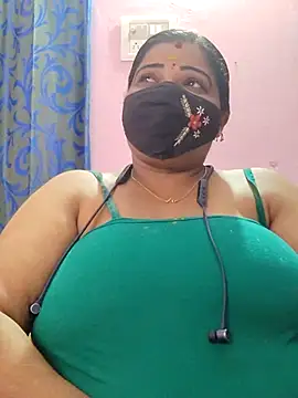 Snapshot of lathikaqueentamil chatting on 09-28-25, 05:40 lathikaqueentamil online show from 09-28-25, 05:40