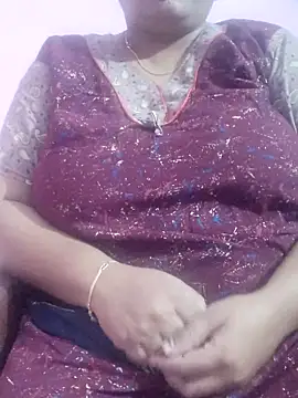 Snapshot of lathikaqueentamil chatting on 10-28-25, 10:30 lathikaqueentamil online show from 10-28-25, 10:30