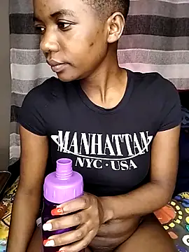 Berryangel03 online show from 10-15-25, 11:21