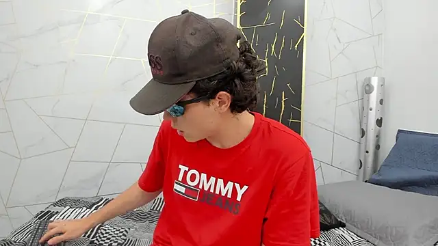 Snapshot of dia_fax18 chatting on 10-30-25, 03:52 dia fax18 online show from 10-30-25, 03:52