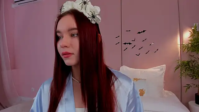 NoraHaynes online show from 10-27-25, 03:10