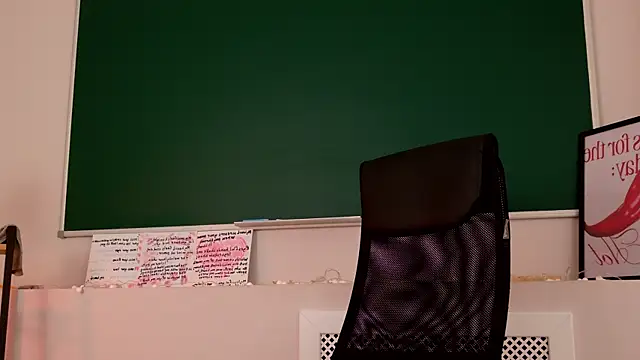 Snapshot of NoraHaynes chatting on 05-02-26, 03:11 NoraHaynes online show from 05-02-26, 03:11