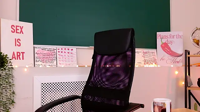 Snapshot of NoraHaynes chatting on 05-22-26, 03:02 NoraHaynes online show from 05-22-26, 03:02
