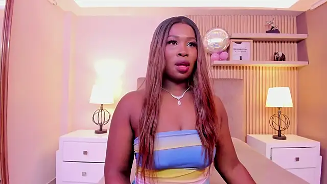 Snapshot of SerenaWinslow chatting on 05-16-26, 12:04 SerenaWinslow online show from 05-16-26, 12:04