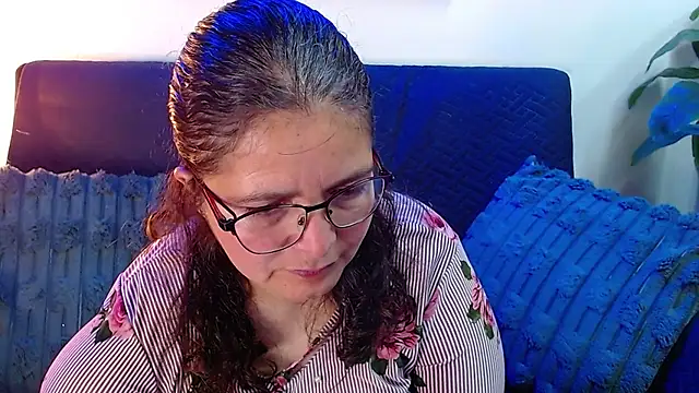 Snapshot of Linda_banks_ chatting on 06-14-26, 02:24 Linda banks online show from 06-14-26, 02:24