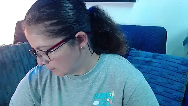 Snapshot of Linda_banks_ chatting on 06-19-26, 01:54 Linda banks online show from 06-19-26, 01:54