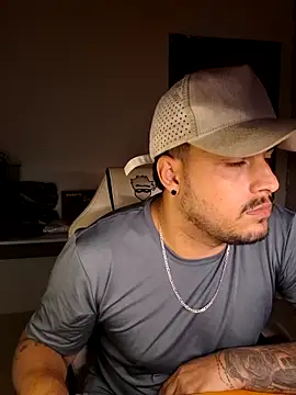 Mineirinhoot online show from 12-19-25, 03:13