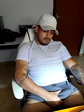 Snapshot of Mineirinhoot chatting on 12-23-25, 03:37 Mineirinhoot online show from 12-23-25, 03:37