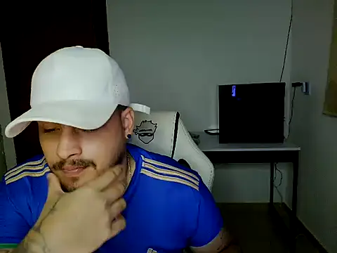 Snapshot of Mineirinhoot chatting on 01-11-26, 04:17 Mineirinhoot online show from 01-11-26, 04:17