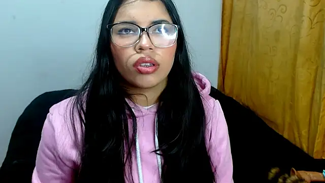 Snapshot of Naomi-Simpson chatting on 10-12-25, 07:02 Naomi-Simpson online show from 10-12-25, 07:02