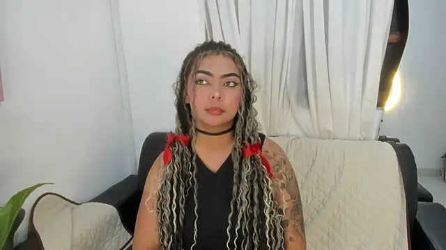 Snapshot of nahomy_ryans chatting on 10-26-25, 01:55 nahomy ryans online show from 10-26-25, 01:55