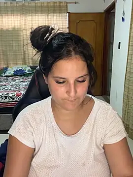 Snapshot of Alina0 chatting on 10-25-25, 05:51 Alina0 online show from 10-25-25, 05:51