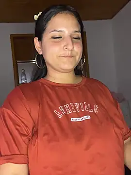 Snapshot of Alina0 chatting on 11-21-25, 07:34 Alina0 online show from 11-21-25, 07:34