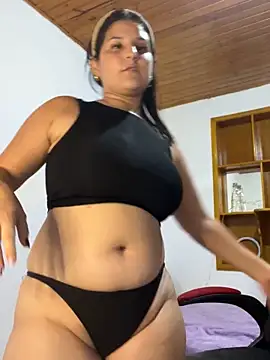 Snapshot of Alina0 chatting on 11-30-25, 10:25 Alina0 online show from 11-30-25, 10:25