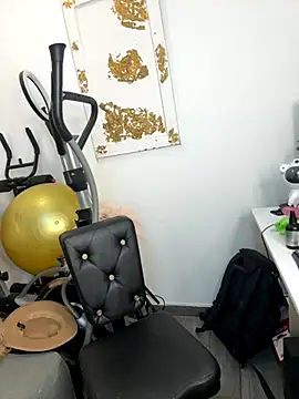 Snapshot of hotadhara01 chatting on 09-12-25, 03:39 hotadhara01 online show from 09-12-25, 03:39