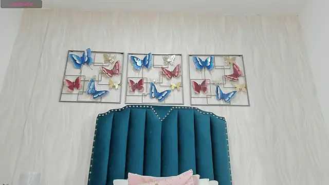 Snapshot of OnlyGia chatting on 12-21-25, 07:43 OnlyGia online show from 12-21-25, 07:43