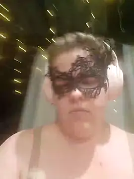 Snapshot of VeiledMuse chatting on 09-11-25, 12:11 VeiledMuse online show from 09-11-25, 12:11