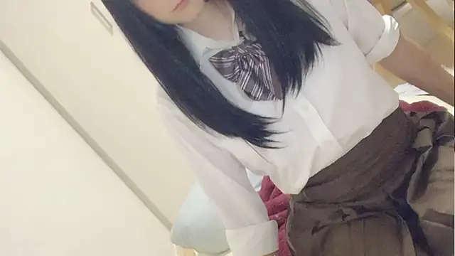 Mia032 online show from 10-17-25, 01:46