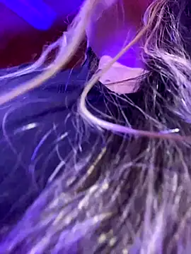  ManuVeelez online show from 09-19-25, 05:53