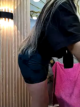  ManuVeelez online show from 10-15-25, 04:01