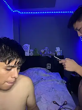 Kailertwink online show from 03-22-26, 03:54