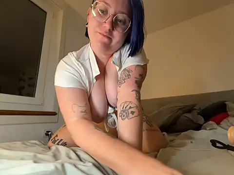 Snapshot of lablonde2025 chatting on 03-09-26, 10:36 lablonde2025 online show from 03-09-26, 10:36