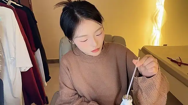 Robin-o3 online show from 10-13-25, 08:53