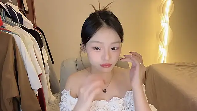 Robin-o3 online show from 11-24-25, 03:34