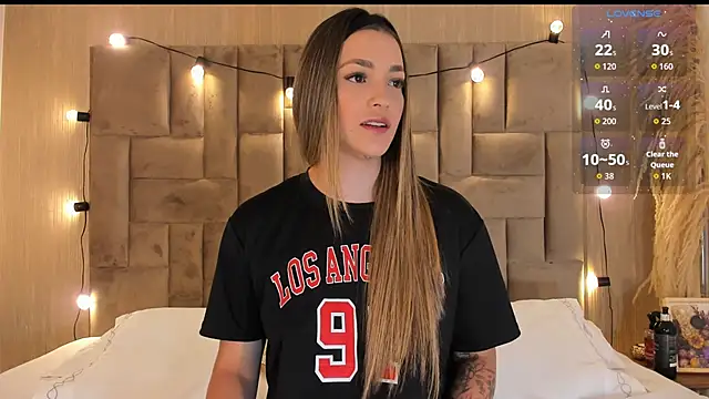 ClaradelMar online show from 11-21-25, 10:25