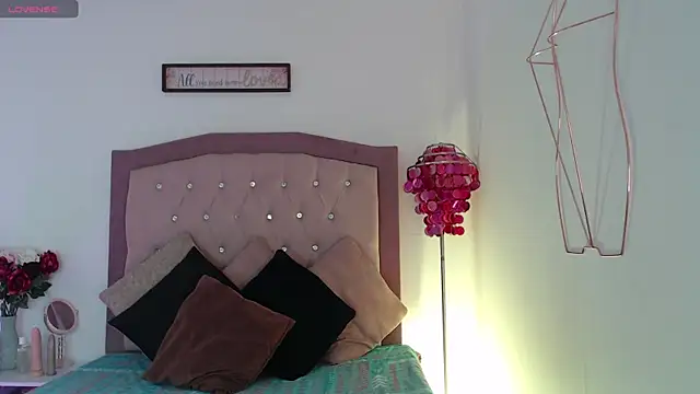 AmelieAndAce online show from 09-20-25, 02:51