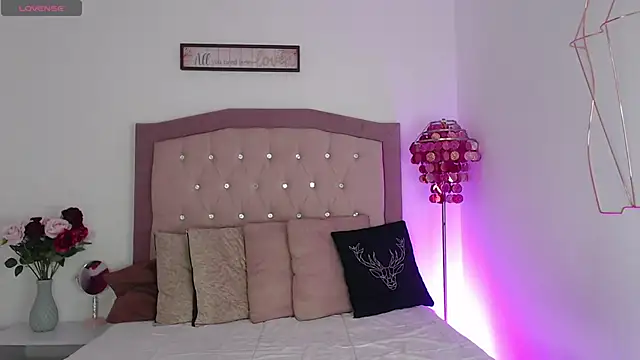 AmelieAndAce online show from 10-06-25, 12:35