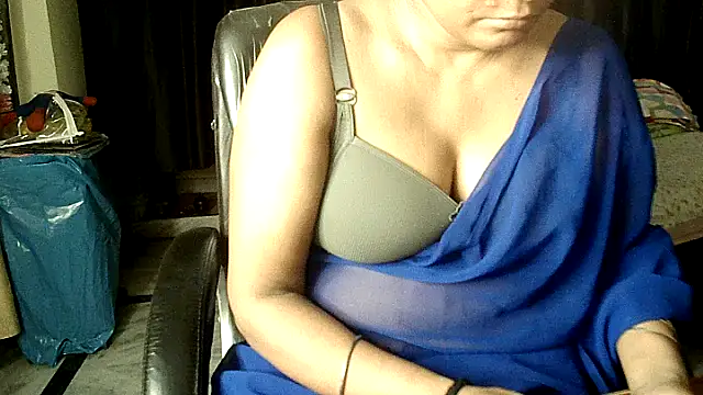 Snapshot of Anaconda-Mall chatting on 06-01-26, 10:33 Anaconda-Mall online show from 06-01-26, 10:33