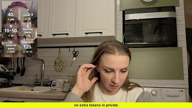 Snapshot of Edena_ chatting on 04-12-26, 06:46 Edena online show from 04-12-26, 06:46