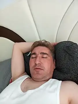 Snapshot of mert0359 chatting on 10-27-25, 11:25 mert0359 online show from 10-27-25, 11:25