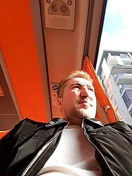 Snapshot of mert0359 chatting on 11-26-25, 12:28 mert0359 online show from 11-26-25, 12:28