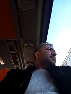 Snapshot of mert0359 chatting on 11-27-25, 12:29 mert0359 online show from 11-27-25, 12:29