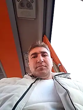 Snapshot of mert0359 chatting on 12-16-25, 01:27 mert0359 online show from 12-16-25, 01:27