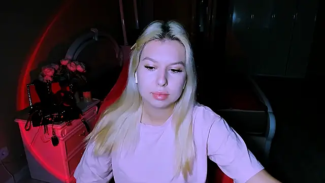 ChloeRicc online show from 10-30-25, 07:32