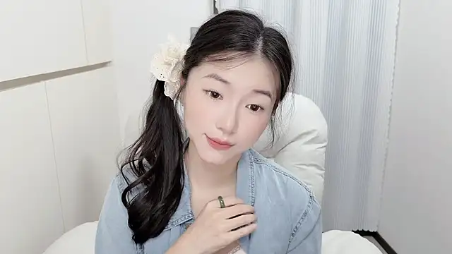 Snapshot of Rosalind_xixi chatting on 06-26-26, 01:54 Rosalind xixi online show from 06-26-26, 01:54