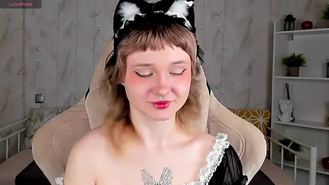 Tori Cutie online show from 04-15-26, 12:06