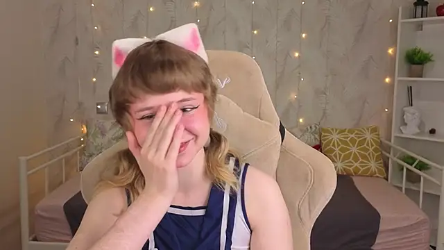 Tori Cutie online show from 06-06-26, 12:05