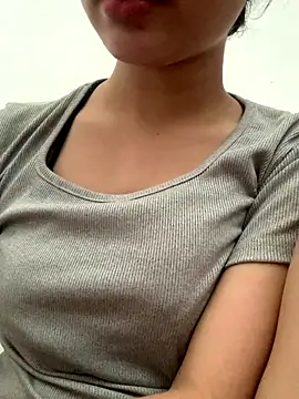 Snapshot of Nguyenha11 chatting on 09-16-25, 05:52 Nguyenha11 online show from 09-16-25, 05:52