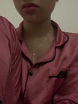 Snapshot of Nguyenha11 chatting on 12-22-25, 09:39 Nguyenha11 online show from 12-22-25, 09:39