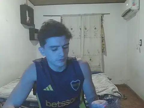 Snapshot of Rodrigo99_9 chatting on 05-05-26, 04:20 Rodrigo99 9 online show from 05-05-26, 04:20