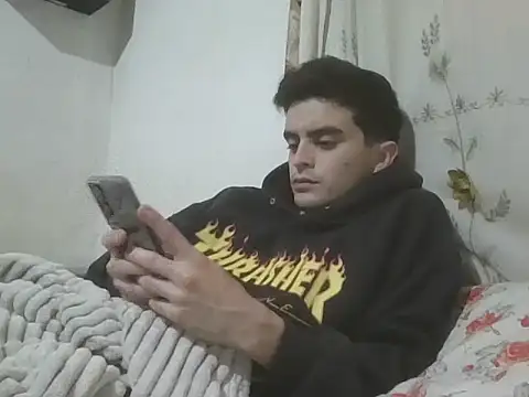 Snapshot of Rodrigo99_9 chatting on 05-11-26, 04:04 Rodrigo99 9 online show from 05-11-26, 04:04