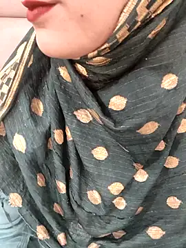 Snapshot of Indian-Aleena chatting on 05-19-26, 06:53 Indian-Aleena online show from 05-19-26, 06:53